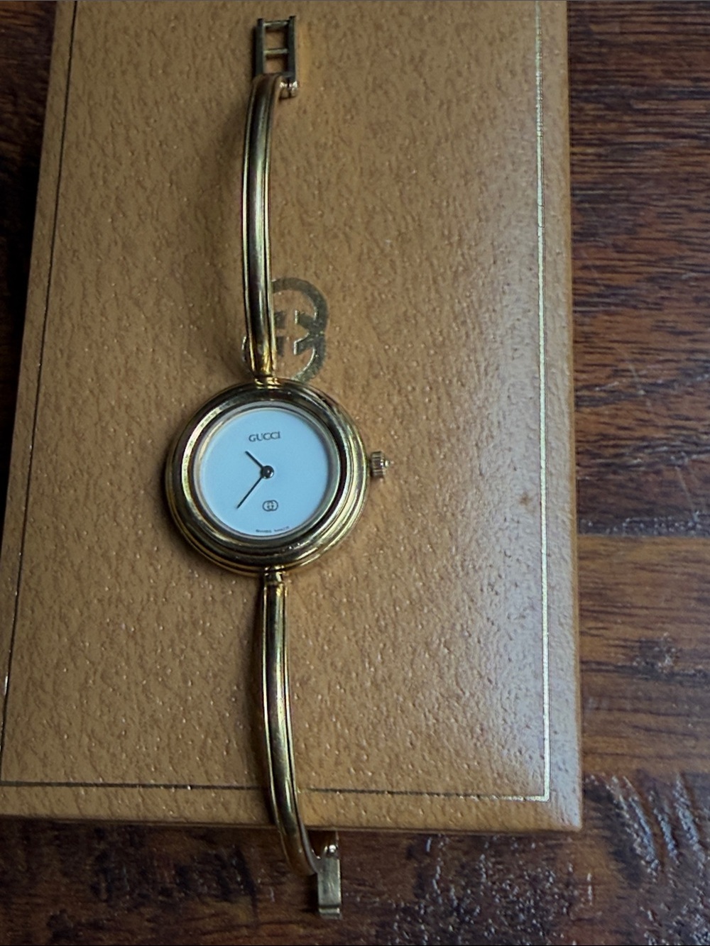 Gucci Gold Bangle Watch with Interchangeable Colorful Bezels - Picture 3 of 6